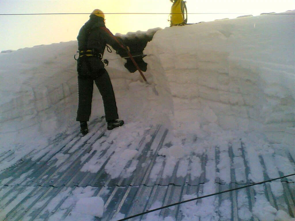 Уборка снега цена в Тверь